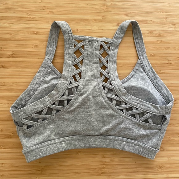 Forever 21 sports bra grey, great material nice and thick sturdy XS-S size - Picture 7 of 8